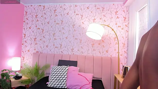 amber-hill online show from 25, 2, 2025