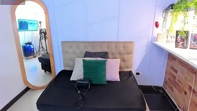 amber-hill online show from 7, 7, 2026