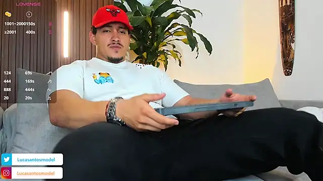 Snapshot of lucasanto_ chatting on 3, 6, 2026 lucasanto online show from 3, 6, 2026