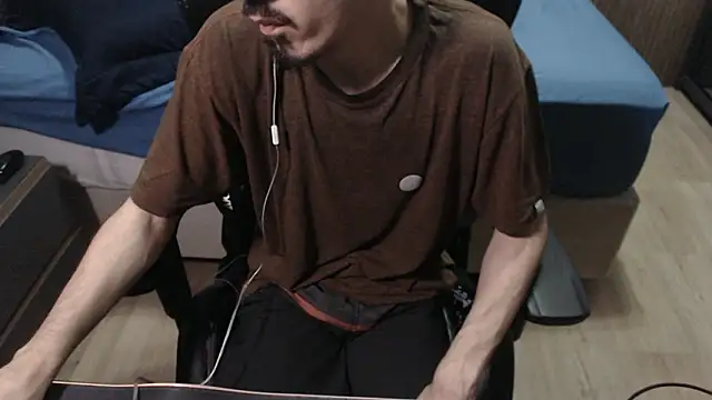 Snapshot of ViniBruv chatting on 25, 2, 2026 ViniBruv online show from 25, 2, 2026