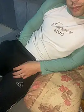 Snapshot of YawlingJingoist chatting on 19, 11, 2025 YawlingJingoist online show from 19, 11, 2025