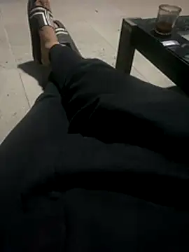 Snapshot of YawlingJingoist chatting on 14, 12, 2025 YawlingJingoist online show from 14, 12, 2025