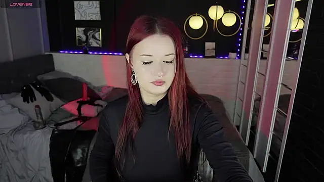 Lily Moonlight online show from 1, 10, 2025