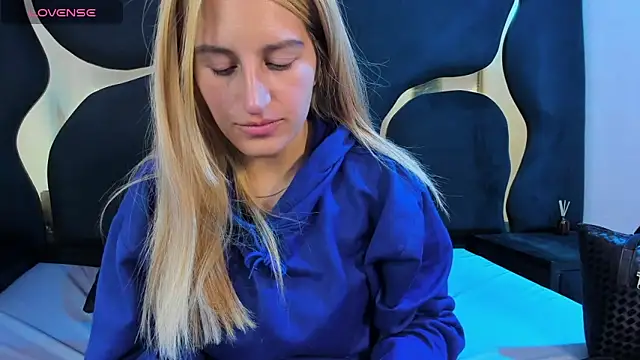 GiaRoussel online show from 15, 2, 2026