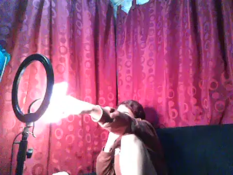 ifeelverywet andhot online show from 17, 3, 2025