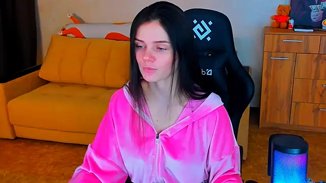 Snapshot of Lora_Cain chatting on 18, 1, 2025 Lora Cain online show from 18, 1, 2025