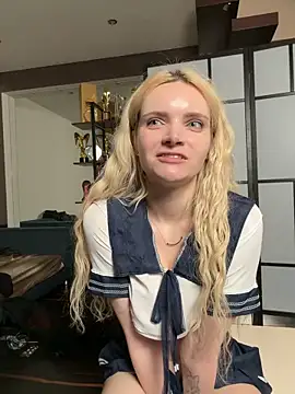 Amber Kawaii online show from 2, 3, 2026