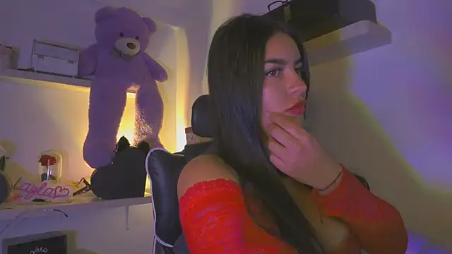 Layla Nicols online show from 14, 7, 2026
