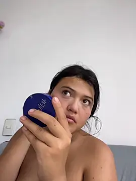 alisson carolina73 online show from 26, 4, 2026