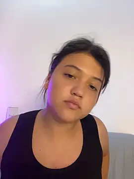 alisson carolina73 online show from 29, 4, 2026