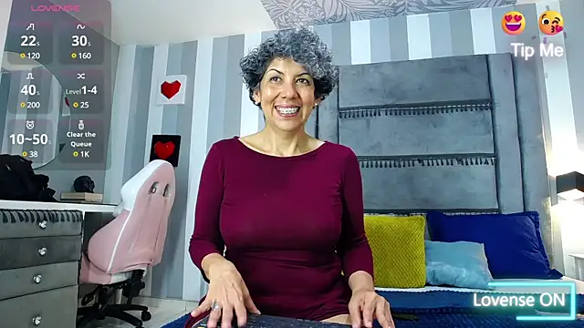 Snapshot of Julianewell chatting on 8, 2, 2025 Julianewell online show from 8, 2, 2025