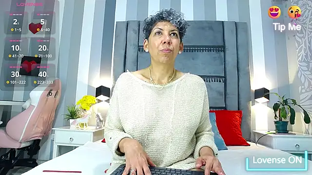 Snapshot of Julianewell chatting on 13, 3, 2025 Julianewell online show from 13, 3, 2025