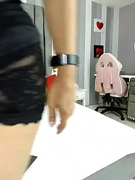 Snapshot of Julianewell chatting on 15, 11, 2025 Julianewell online show from 15, 11, 2025