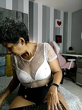 Snapshot of Julianewell chatting on 28, 11, 2025 Julianewell online show from 28, 11, 2025