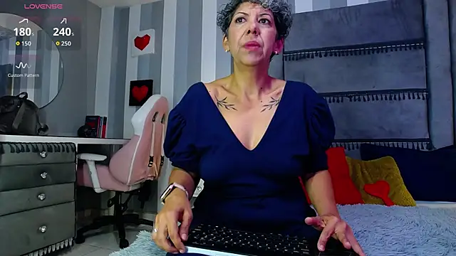 Julianewell online show from 25, 7, 2026