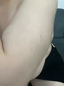 cansuozell online show from 7, 1, 2025