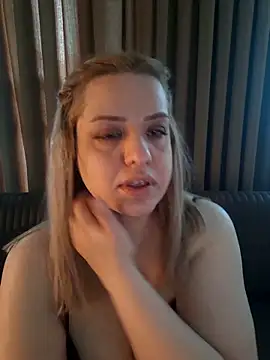 cansuozell online show from 22, 4, 2026