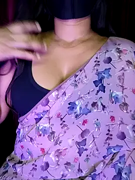 Snapshot of SexyAndHottie chatting on 5, 1, 2025 SexyAndHottie online show from 5, 1, 2025