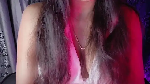 SexyAndHottie online show from 9, 5, 2026