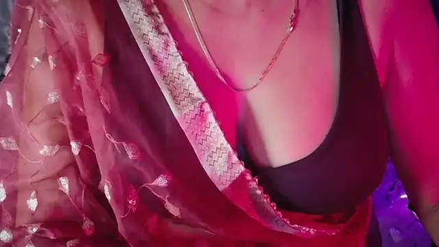 SexyAndHottie online show from 11, 5, 2026