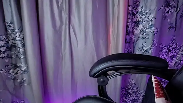 SexyAndHottie online show from 6, 6, 2026