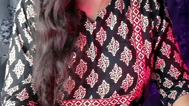 SexyAndHottie online show from 12, 7, 2026