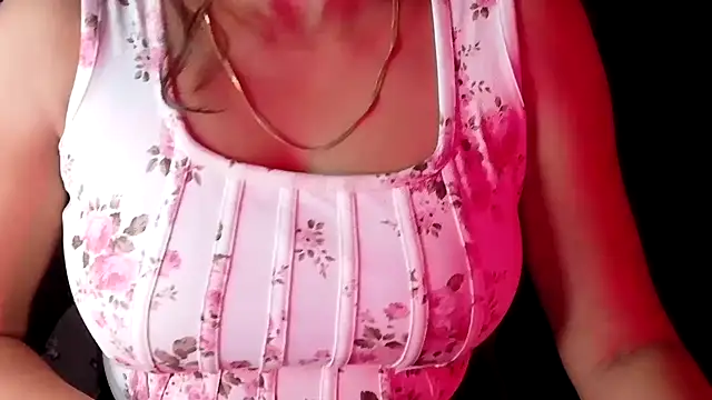SexyAndHottie online show from 27, 7, 2026
