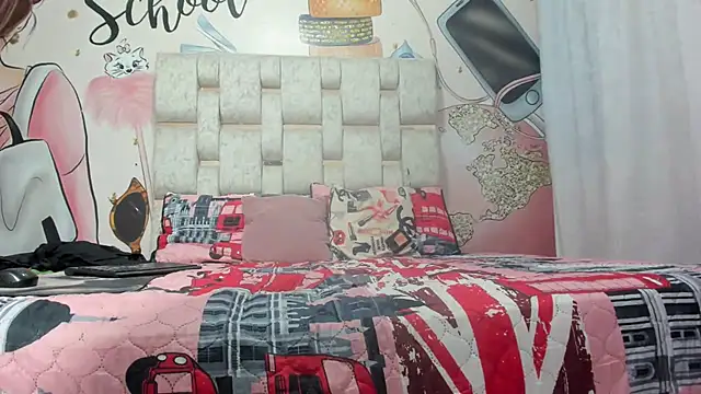 Snapshot of KOURTNEY-- chatting on 12, 2, 2025 KOURTNEY-- online show from 12, 2, 2025