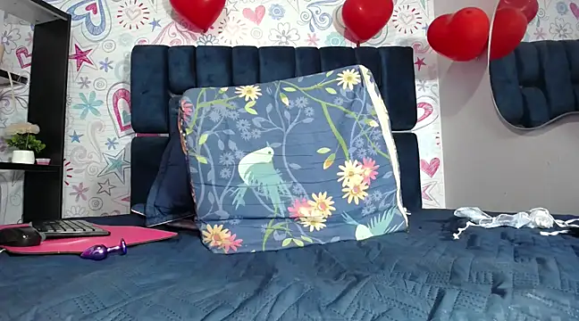 Snapshot of KOURTNEY-- chatting on 25, 2, 2025 KOURTNEY-- online show from 25, 2, 2025