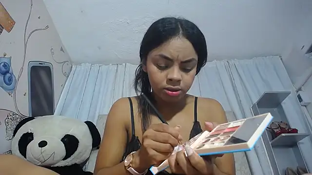 Snapshot of KOURTNEY-- chatting on 24, 9, 2025 KOURTNEY-- online show from 24, 9, 2025