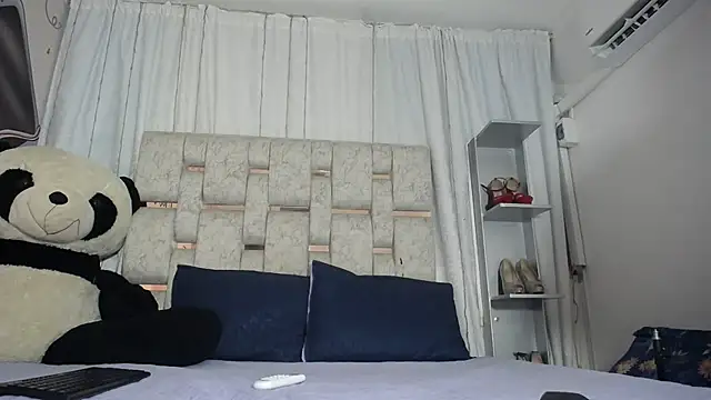 Snapshot of KOURTNEY-- chatting on 27, 9, 2025 KOURTNEY-- online show from 27, 9, 2025