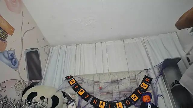 Snapshot of KOURTNEY-- chatting on 11, 10, 2025 KOURTNEY-- online show from 11, 10, 2025