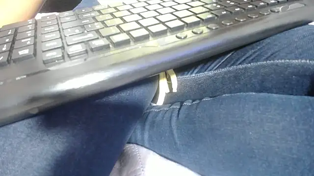 Snapshot of KOURTNEY-- chatting on 20, 10, 2025 KOURTNEY-- online show from 20, 10, 2025