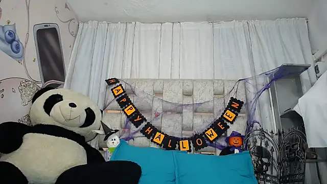 Snapshot of KOURTNEY-- chatting on 26, 10, 2025 KOURTNEY-- online show from 26, 10, 2025