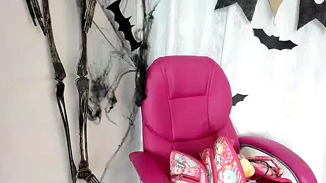 Snapshot of KOURTNEY-- chatting on 3, 11, 2025 KOURTNEY-- online show from 3, 11, 2025