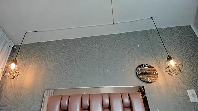 Snapshot of KOURTNEY-- chatting on 14, 11, 2025 KOURTNEY-- online show from 14, 11, 2025