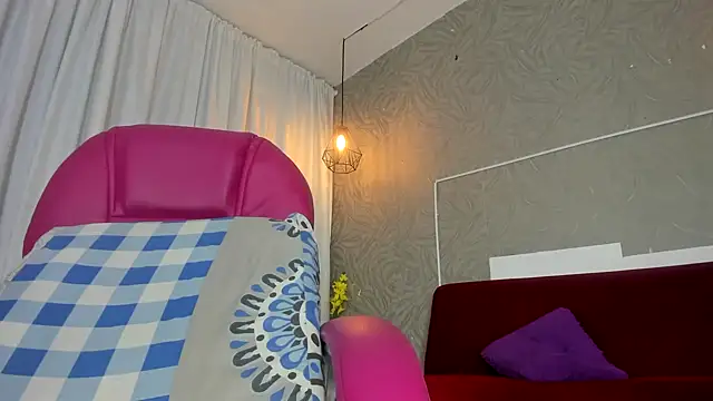 KOURTNEY-- online show from 6, 3, 2026