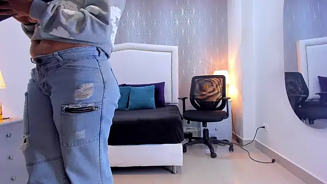  Peach1  online show from 29, 9, 2025