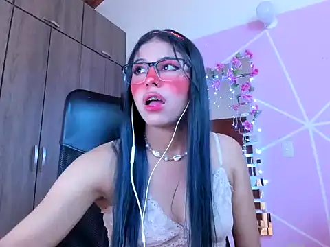  ALLYSON18  online show from 12, 3, 2025