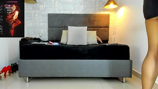 missnatash online show from 19, 4, 2026