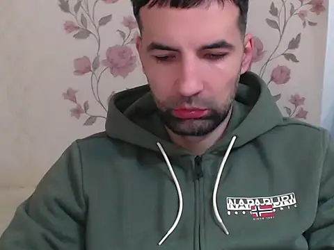 Snapshot of Leo_1617 chatting on 1, 3, 2026 Leo 1617 online show from 1, 3, 2026