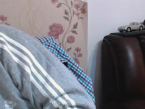 Snapshot of Leo_1617 chatting on 28, 3, 2026 Leo 1617 online show from 28, 3, 2026