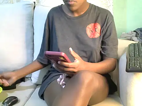 Snapshot of Caryyyl chatting on 14, 12, 2025 Caryyyl online show from 14, 12, 2025