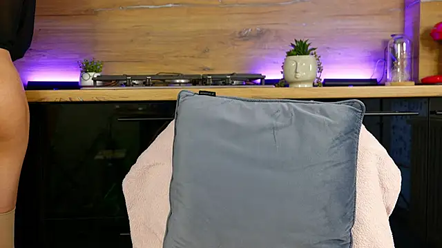 Snapshot of celestara chatting on 8, 2, 2025 celestara online show from 8, 2, 2025