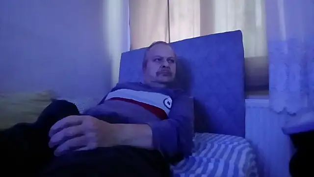 Snapshot of amylrmm1903 chatting on 12, 11, 2025 amylrmm1903 online show from 12, 11, 2025