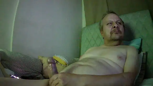 Snapshot of amylrmm1903 chatting on 3, 12, 2025 amylrmm1903 online show from 3, 12, 2025