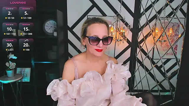 Queen Anna  online show from 1, 3, 2026