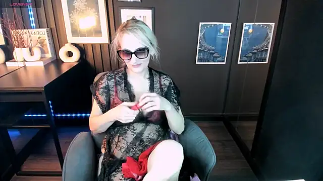 Queen Anna  online show from 1, 5, 2026