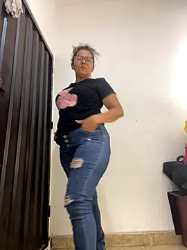 Snapshot of Nadia-melej chatting on 25, 11, 2025 Nadia-melej online show from 25, 11, 2025