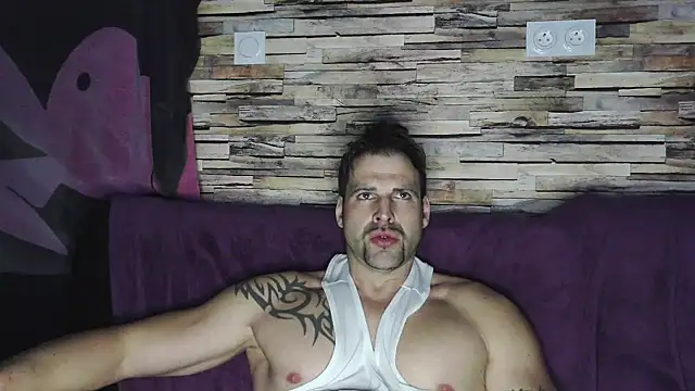 XxBigboybandxX online show from 1, 2, 2025